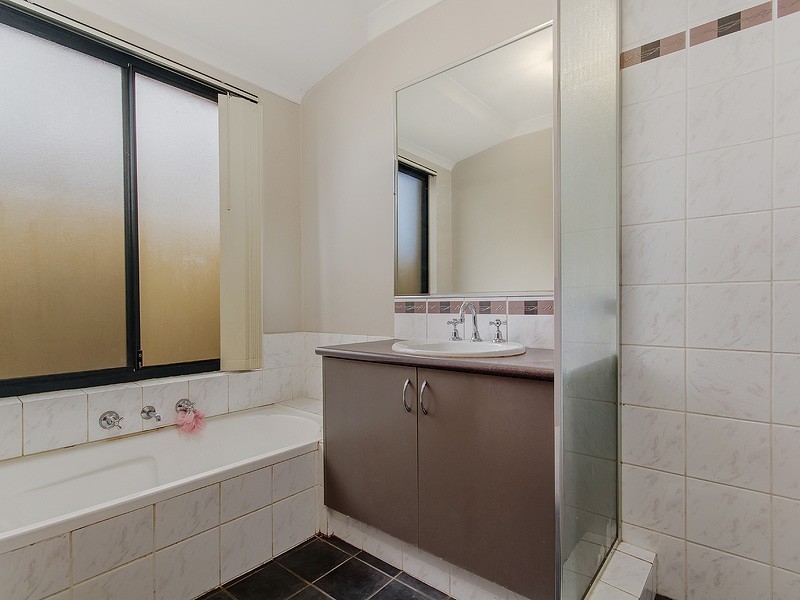 37 Batavia Avenue, Wannanup WA 6210