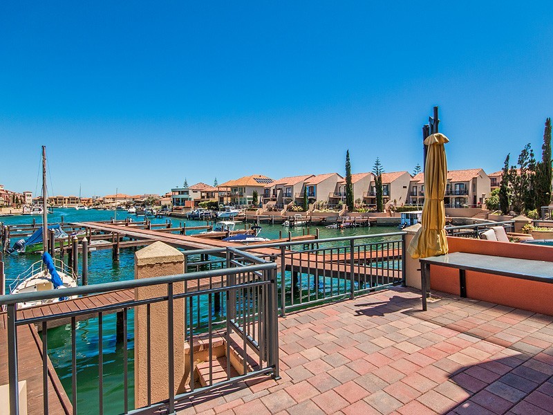 2/7 Village Mews, Wannanup WA 6210