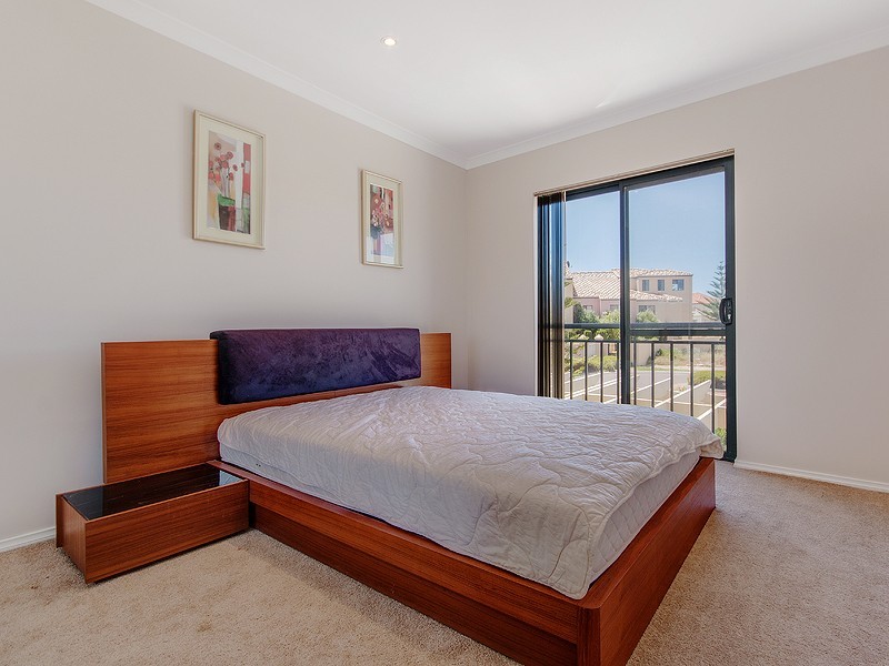 2/7 Village Mews, Wannanup WA 6210