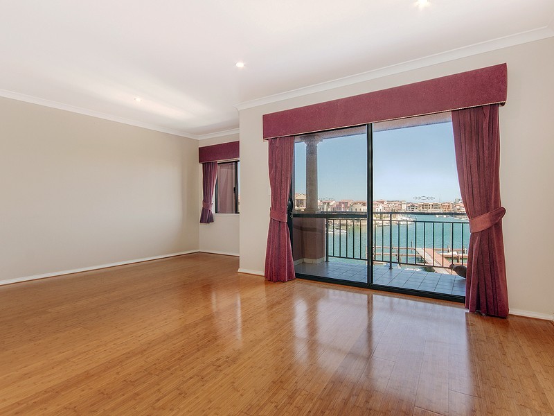 2/7 Village Mews, Wannanup WA 6210