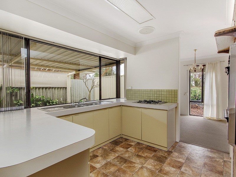 47 Hungerford Avenue, Halls Head WA 6210