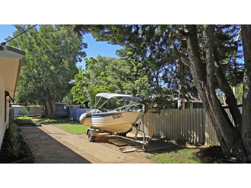 16 Darbal Road, Greenfields WA 6210