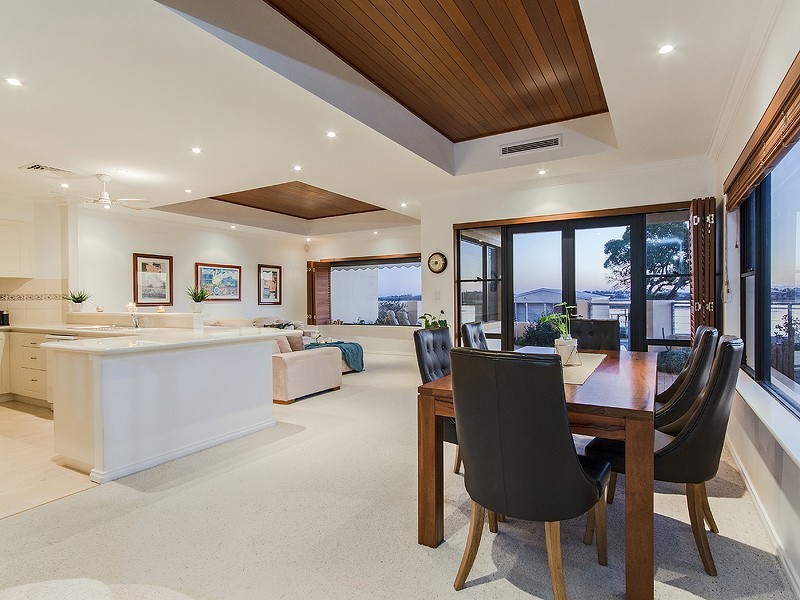 4/10 WINJAN PLACE, Dudley Park WA 6210