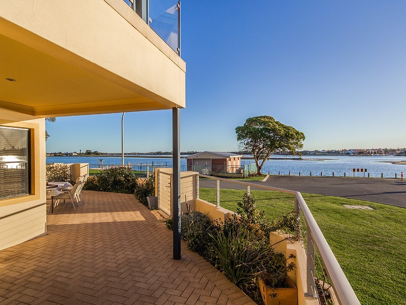 4/10 WINJAN PLACE, Dudley Park WA 6210