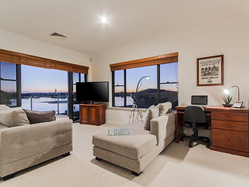 4/10 WINJAN PLACE, Dudley Park WA 6210