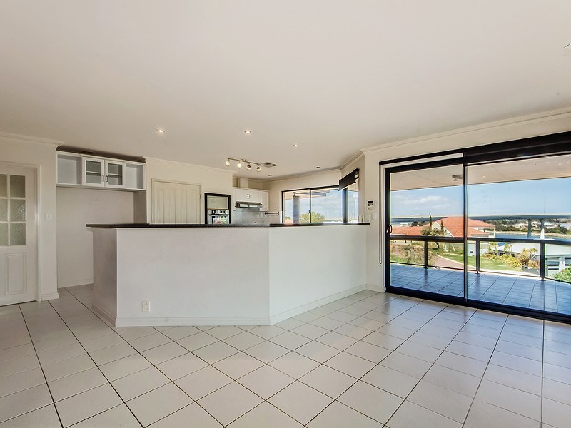 12 Captain Court, Wannanup WA 6210