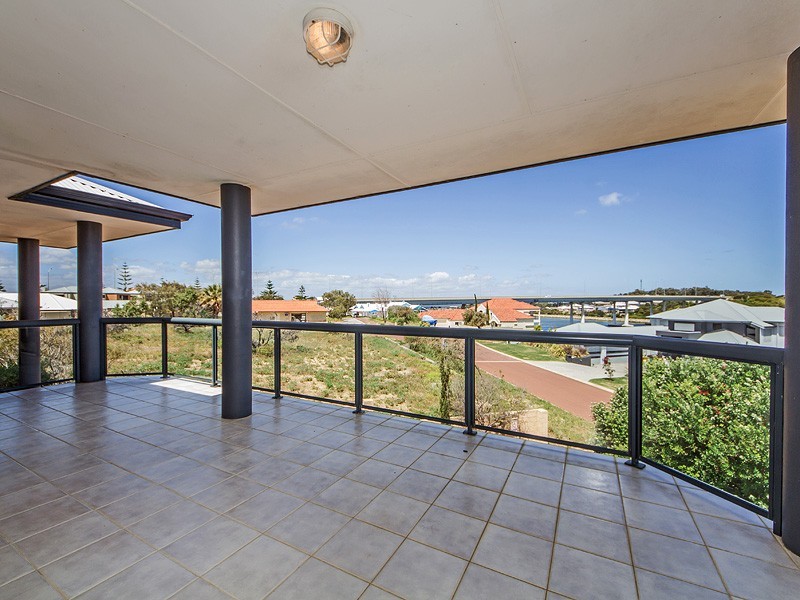 12 Captain Court, Wannanup WA 6210