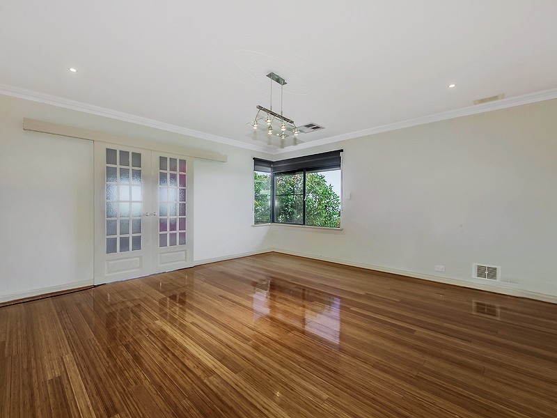12 Captain Court, Wannanup WA 6210
