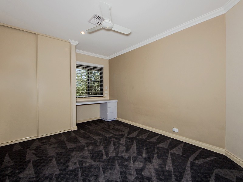 12 Captain Court, Wannanup WA 6210