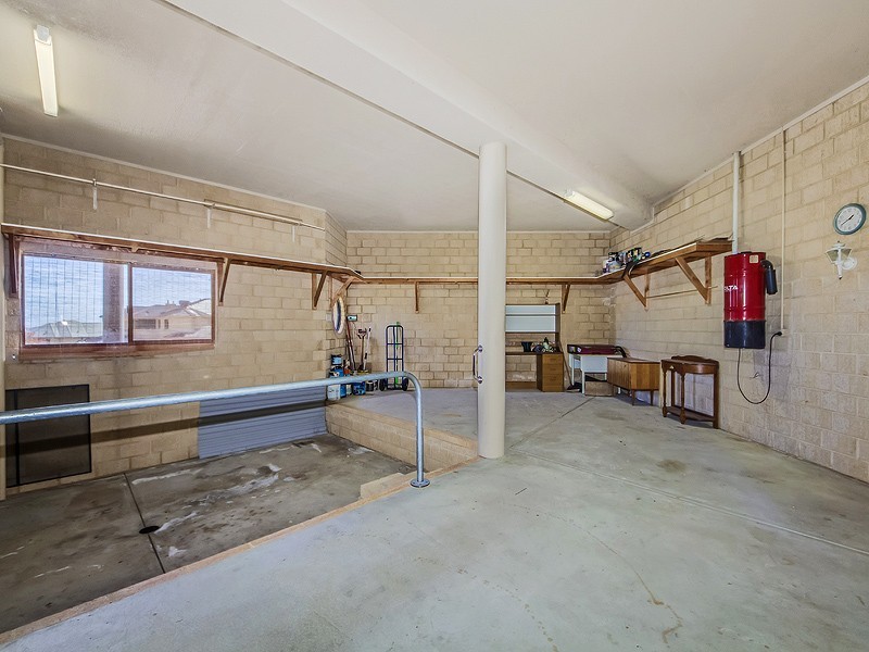 12 Captain Court, Wannanup WA 6210