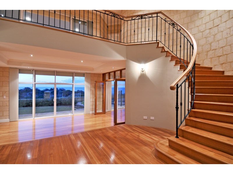 34 Alexis Circle, PORT BOUVARD, Wannanup WA 6210