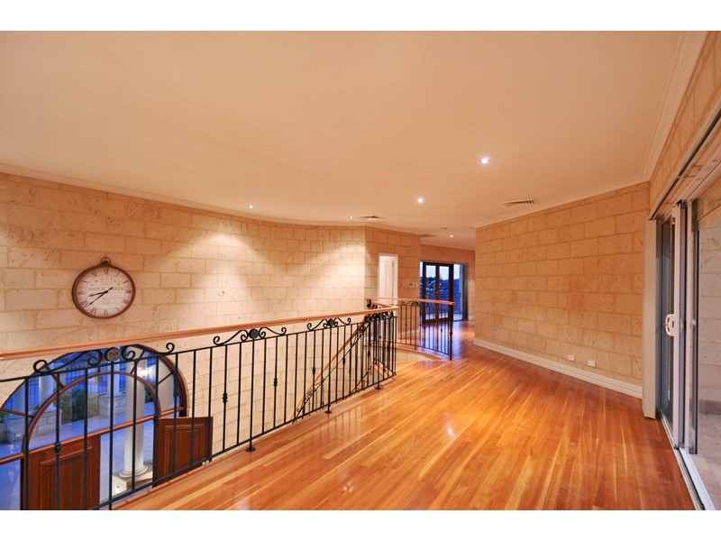 34 Alexis Circle, PORT BOUVARD, Wannanup WA 6210