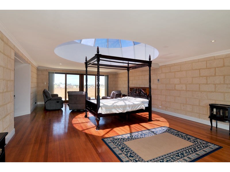 34 Alexis Circle, PORT BOUVARD, Wannanup WA 6210