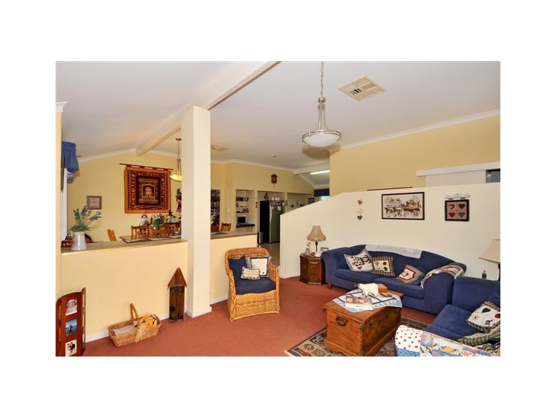 30 Leighton Road East, Halls Head WA 6210