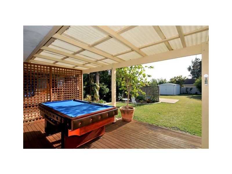 30 Leighton Road East, Halls Head WA 6210