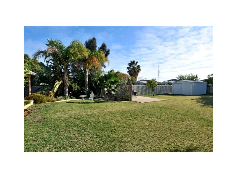 30 Leighton Road East, Halls Head WA 6210