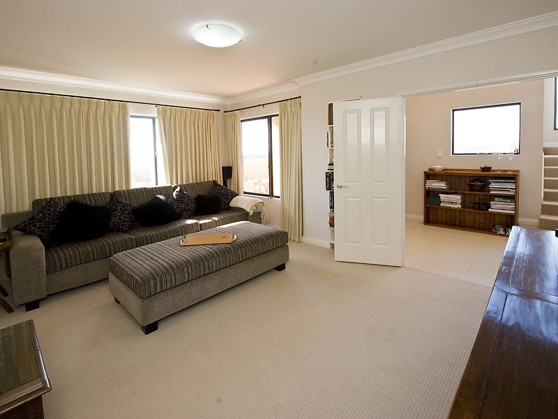 1 Storm Lane, PORT BOUVARD, Wannanup WA 6210