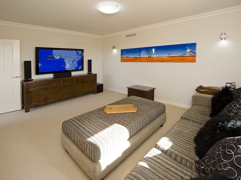 1 Storm Lane, PORT BOUVARD, Wannanup WA 6210