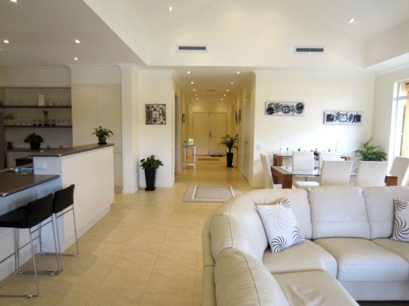 8 Lakeway Retreat, Dawesville WA 6211