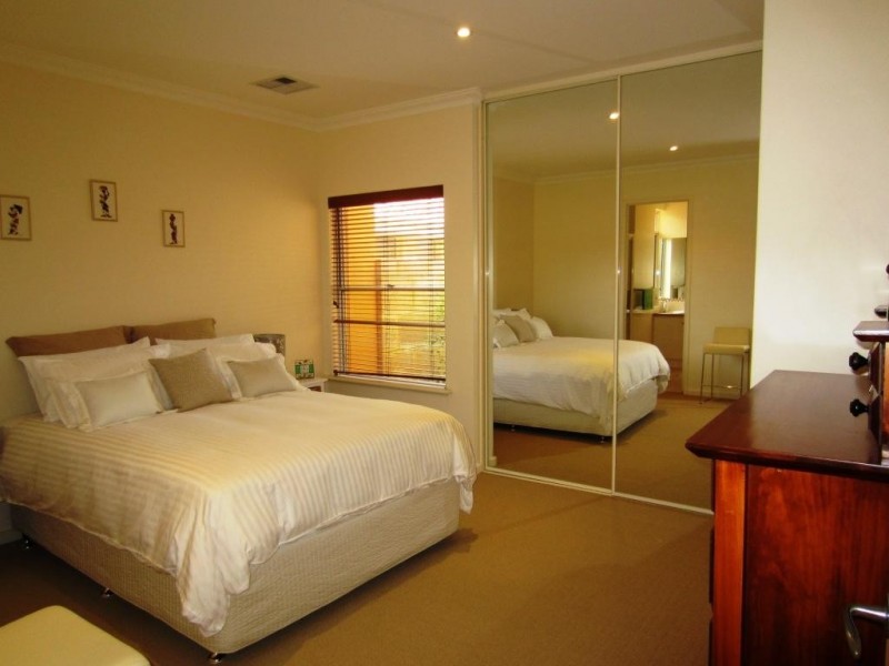 8 Lakeway Retreat, Dawesville WA 6211