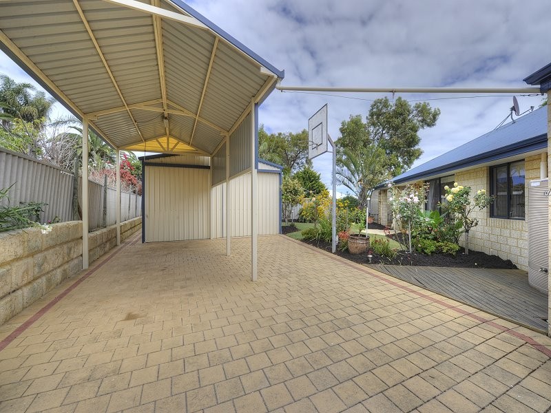 4 MAITLAND CLOSE, Halls Head WA 6210