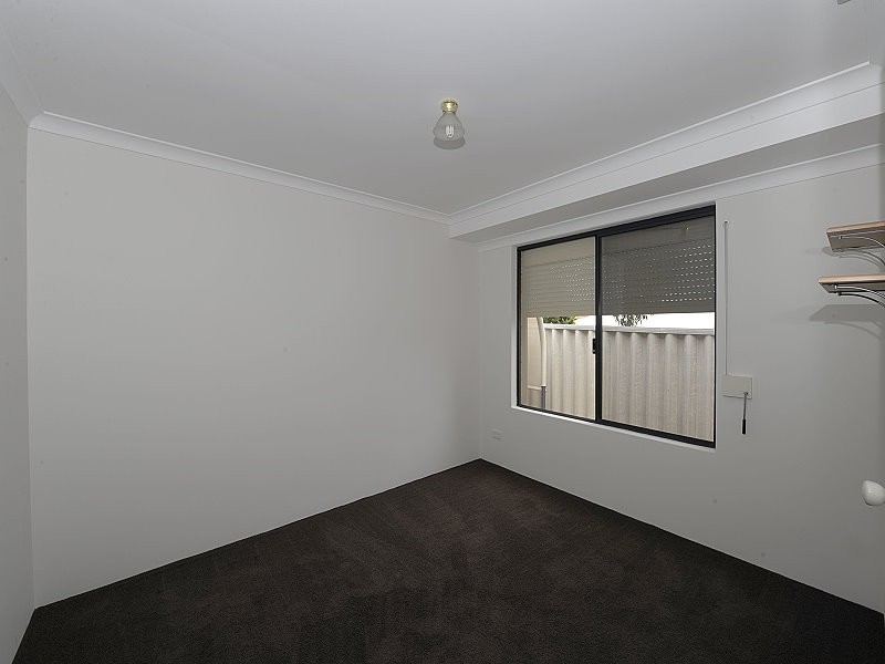 4 MAITLAND CLOSE, Halls Head WA 6210