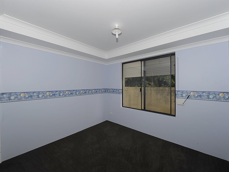 4 MAITLAND CLOSE, Halls Head WA 6210