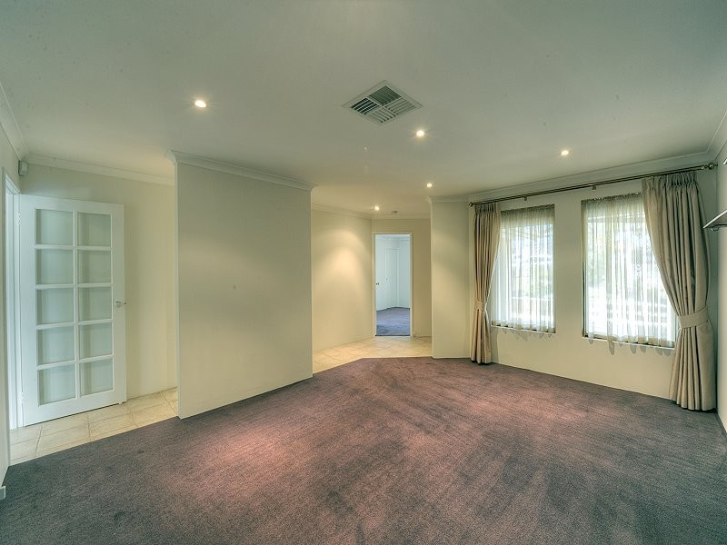 4 MAITLAND CLOSE, Halls Head WA 6210
