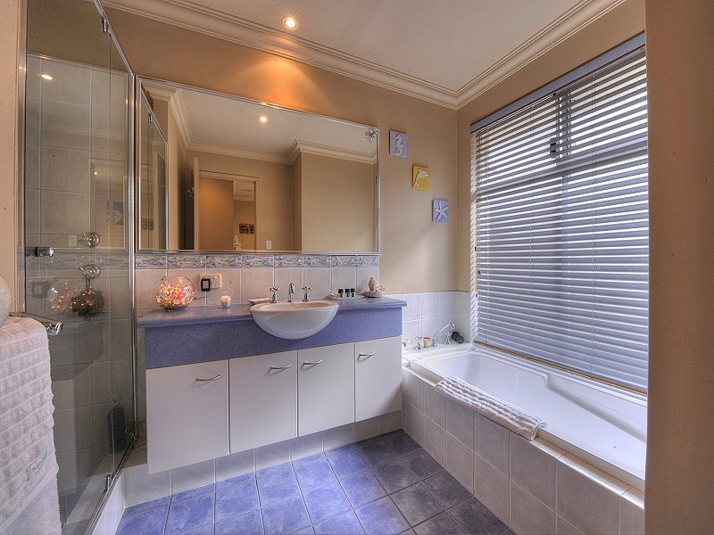 6 BERMUDA PLACE, Halls Head WA 6210