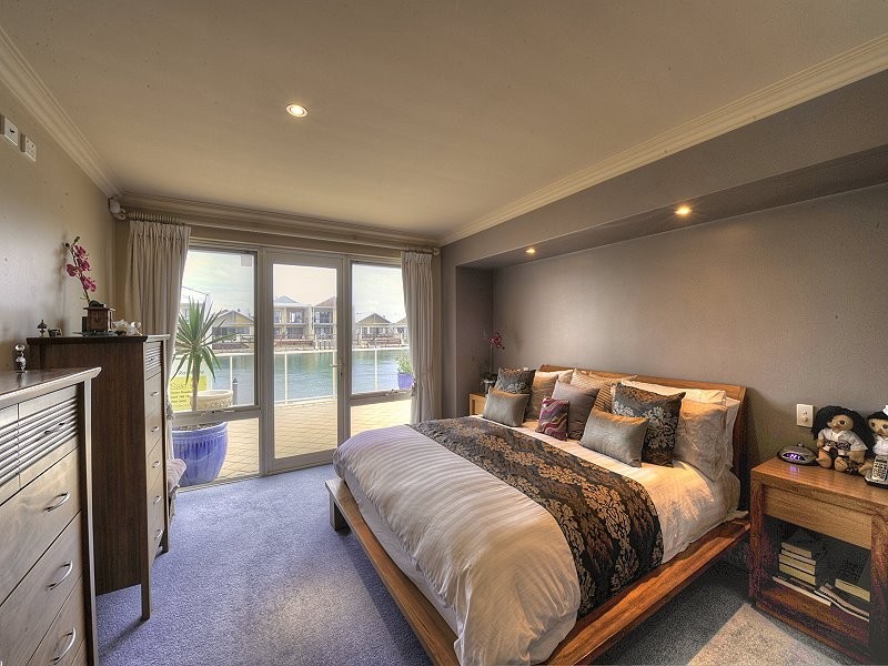 6 BERMUDA PLACE, Halls Head WA 6210