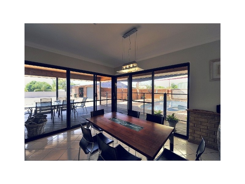 13 WATTLEGLEN AV, Erskine WA 6210