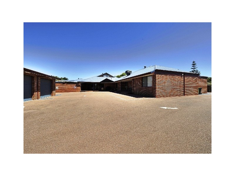 13 WATTLEGLEN AV, Erskine WA 6210