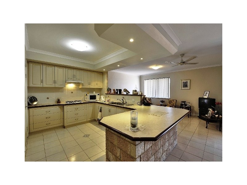 13 WATTLEGLEN AV, Erskine WA 6210