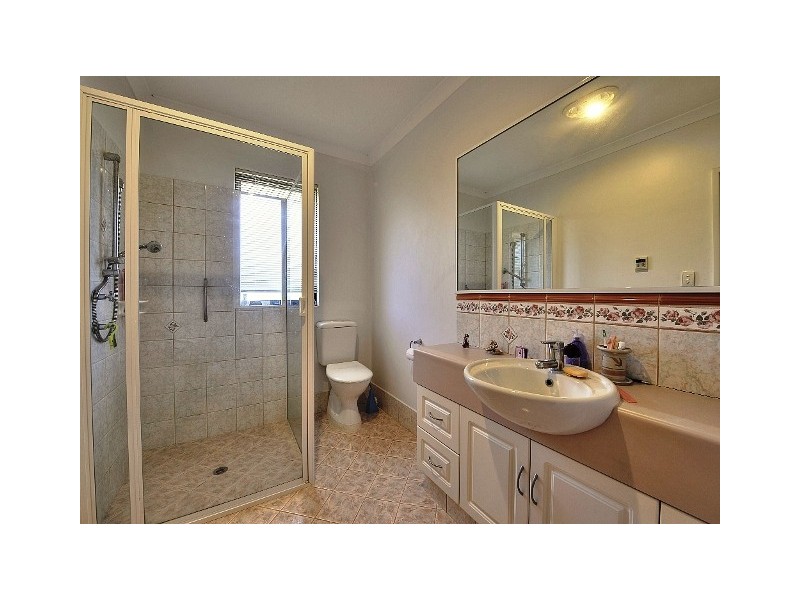 13 WATTLEGLEN AV, Erskine WA 6210