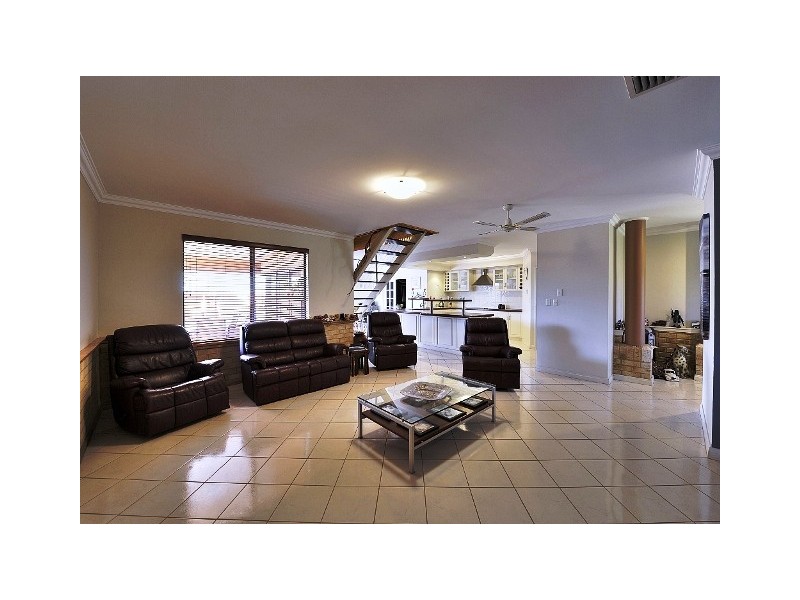 13 WATTLEGLEN AV, Erskine WA 6210