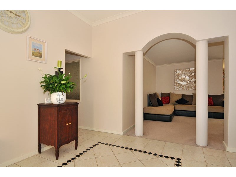 24 Oaklands Ave, Halls Head WA 6210