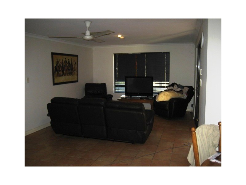 6 Peron Place, San Remo WA 6210