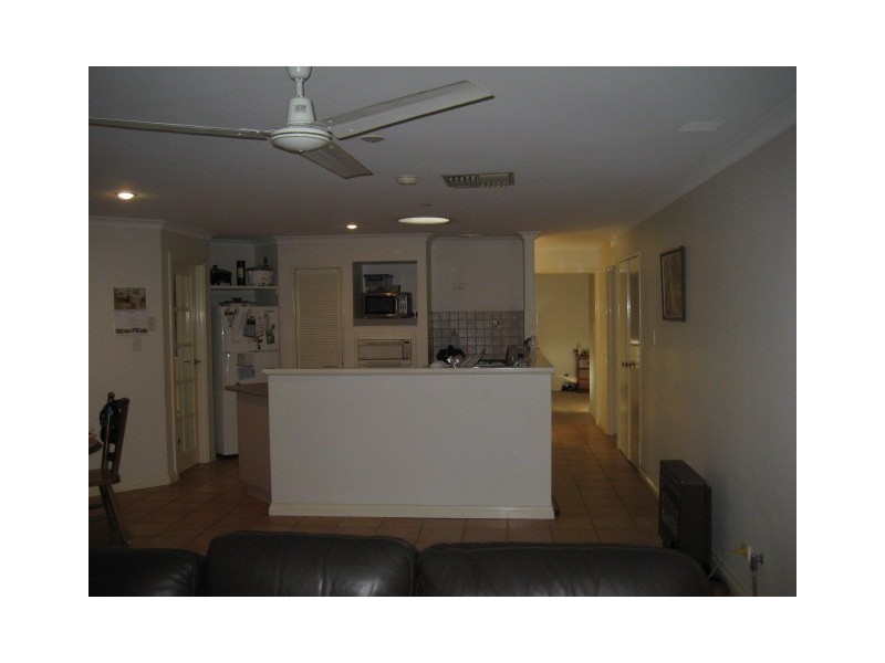 6 Peron Place, San Remo WA 6210