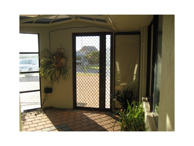 6 Peron Place, San Remo WA 6210