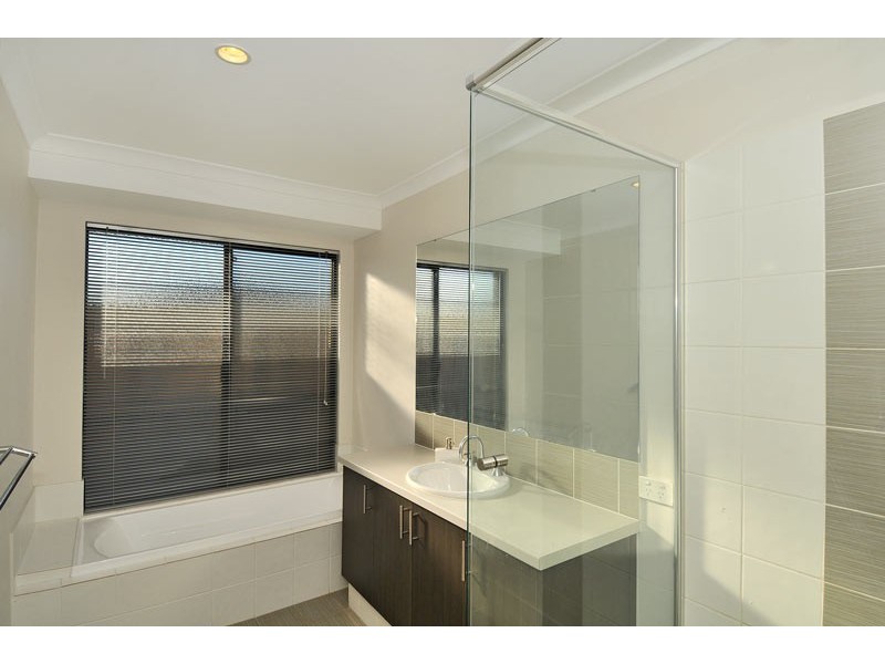 66 Seascapes Boulevard, Halls Head WA 6210