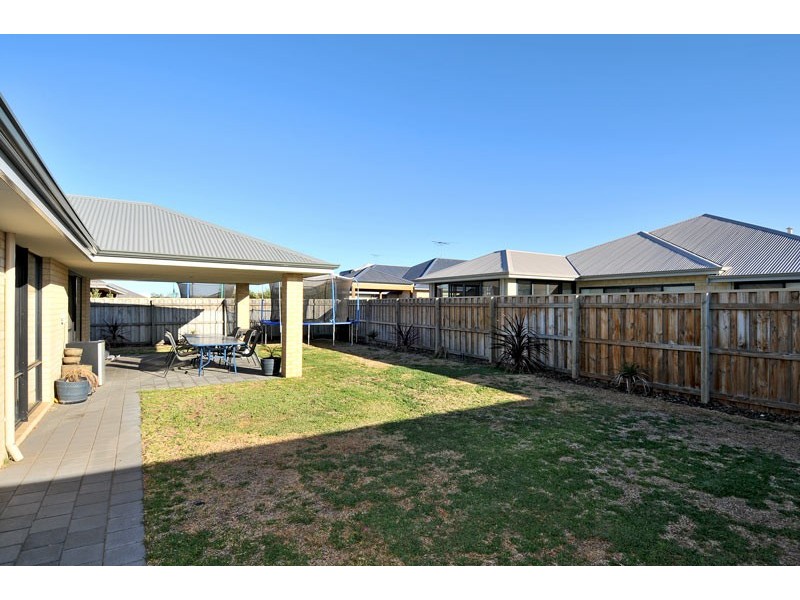 66 Seascapes Boulevard, Halls Head WA 6210