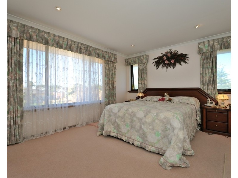 61 Mahogany Drive, Halls Head WA 6210