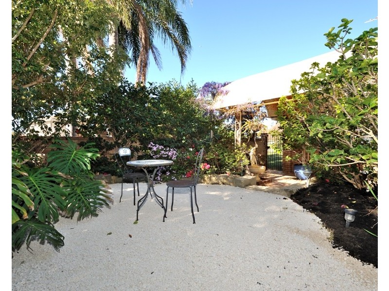 61 Mahogany Drive, Halls Head WA 6210