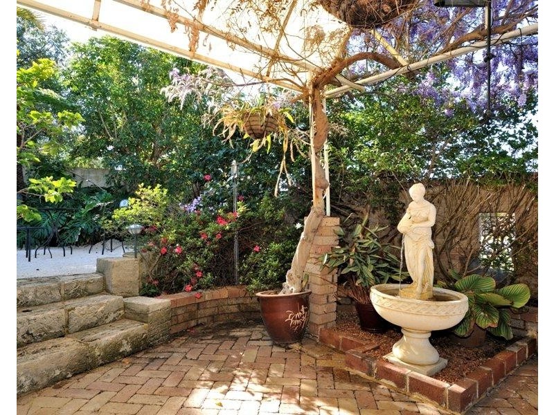 61 Mahogany Drive, Halls Head WA 6210