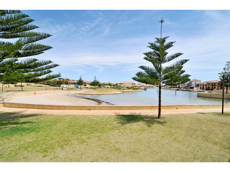 38 Alexis Circle, Wannanup WA 6210