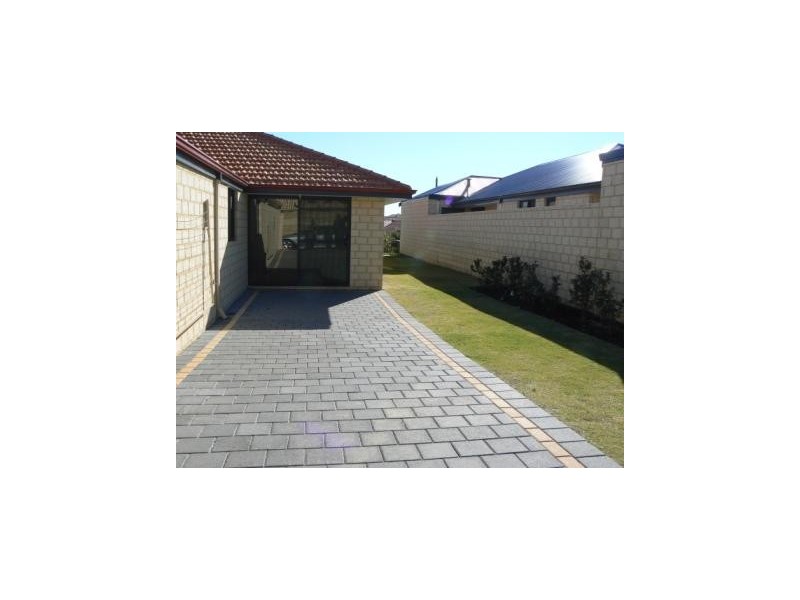 35 Batavia Ave, Wannanup WA 6210