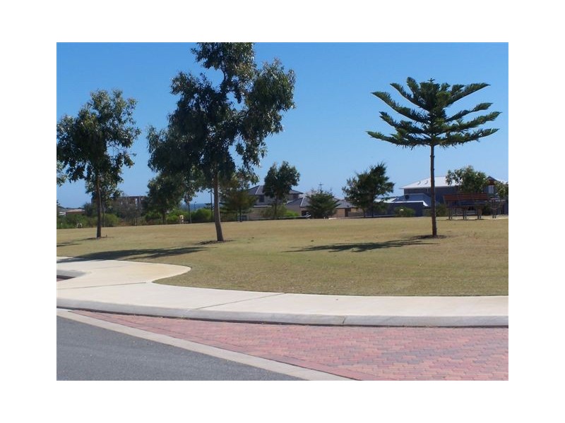 9 Conch Way, Wannanup WA 6210