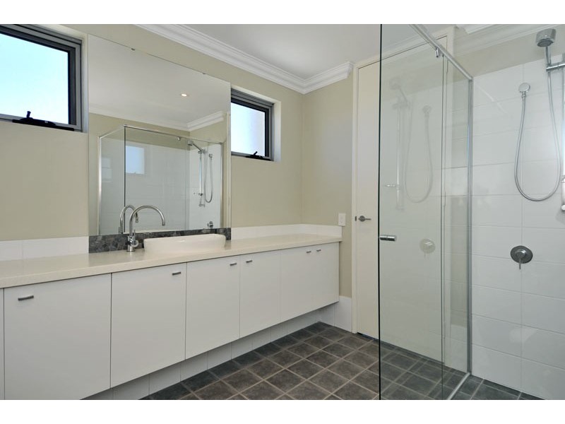 11/18 Caspian Drive, Wannanup WA 6210