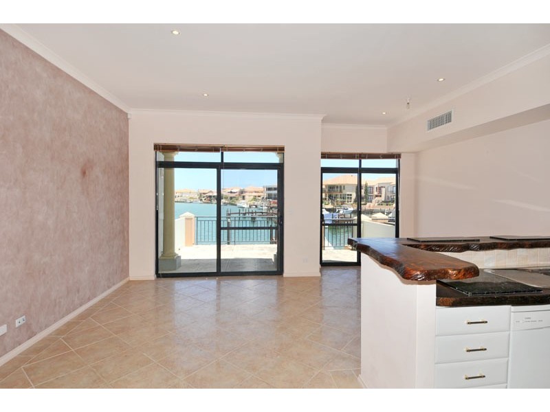 7/7 Village Mews, Wannanup WA 6210