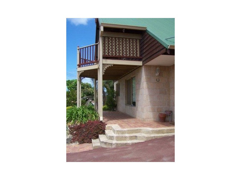 60a Queen Pde, Wannanup WA 6210